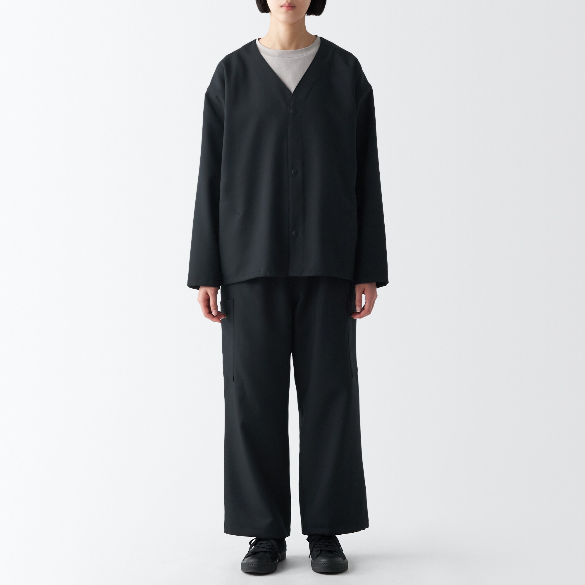 汚れが落ちやすいノーカラージャケット