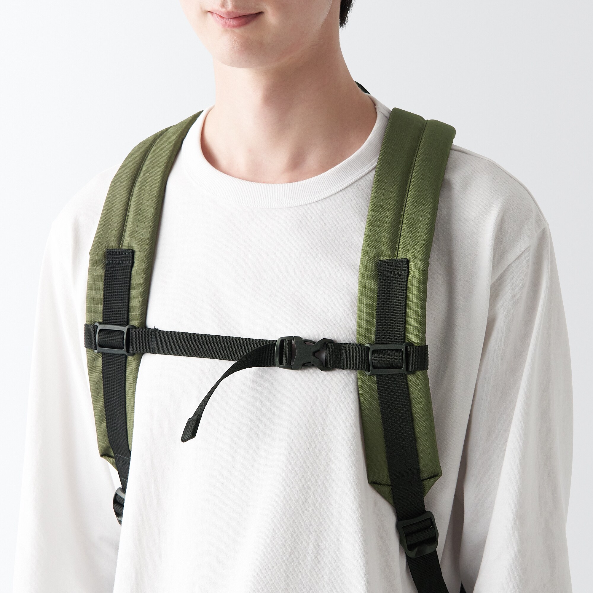 肩の負担を軽くする　撥水大容量リュックサック