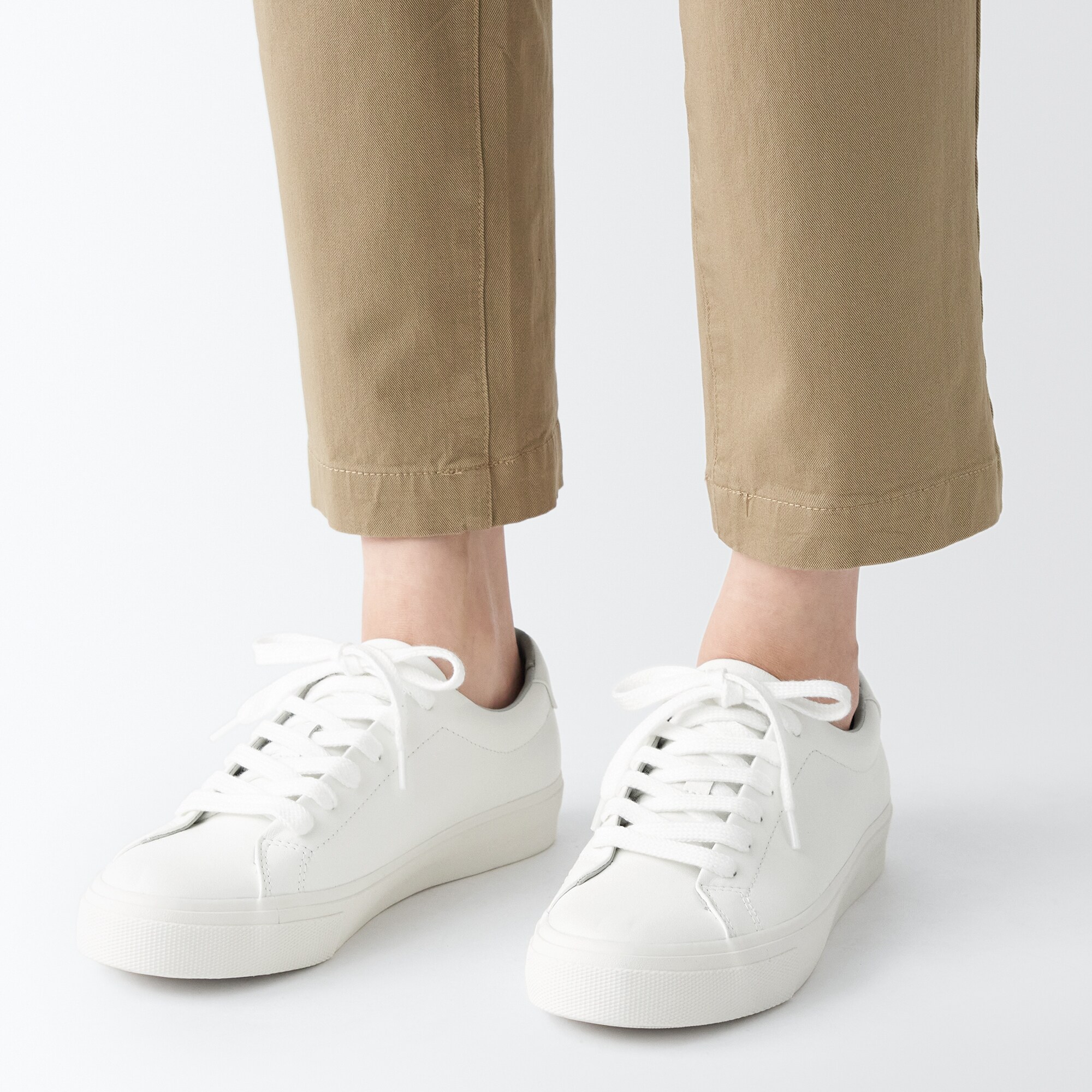 婦人　疲れにくい　再生レザースニーカー