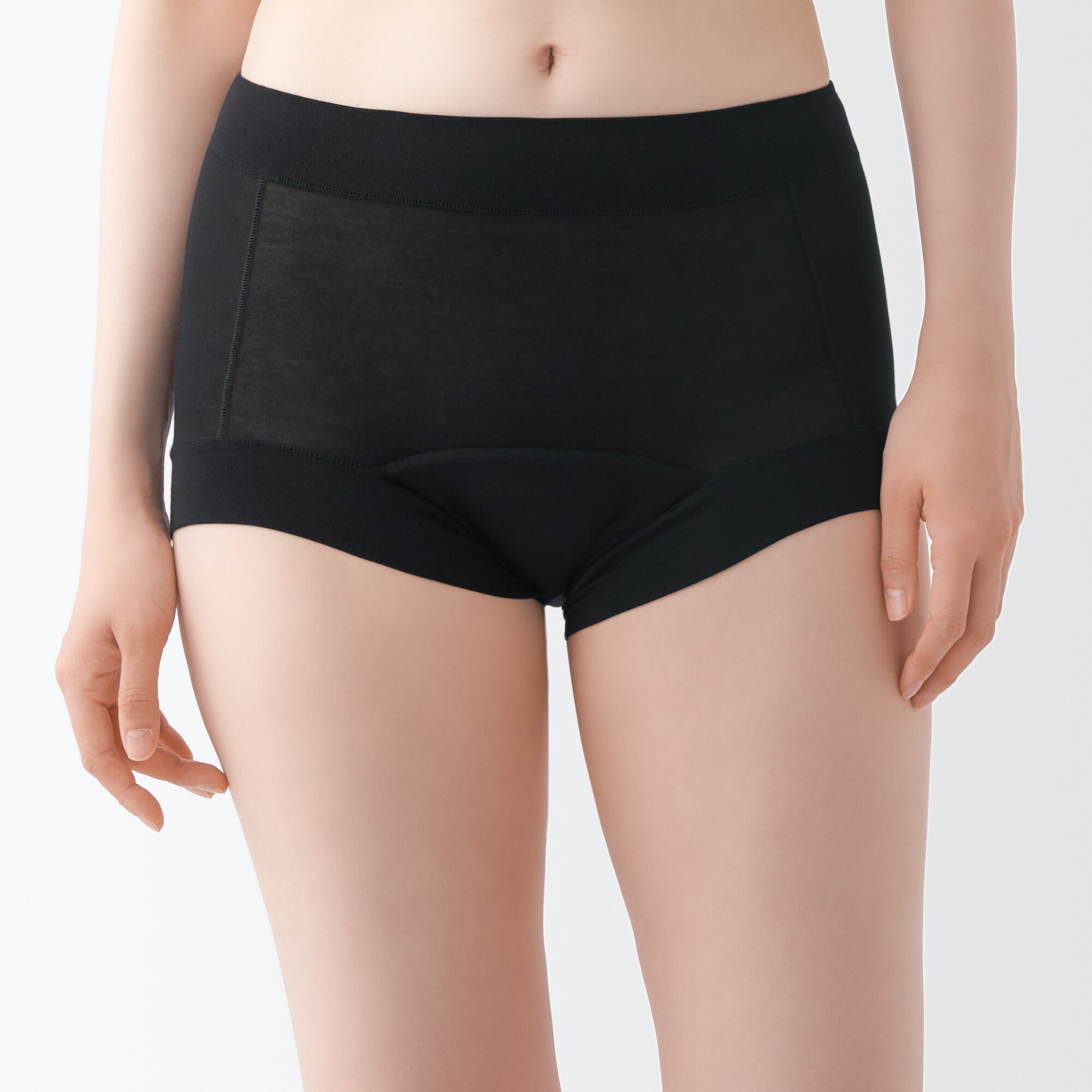 なめらか吸水ショーツ