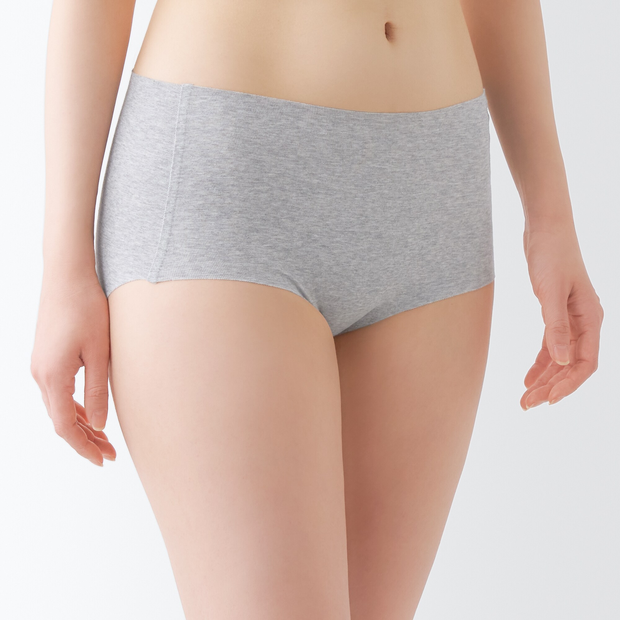 どこにも縫い目がないハイライズショーツ