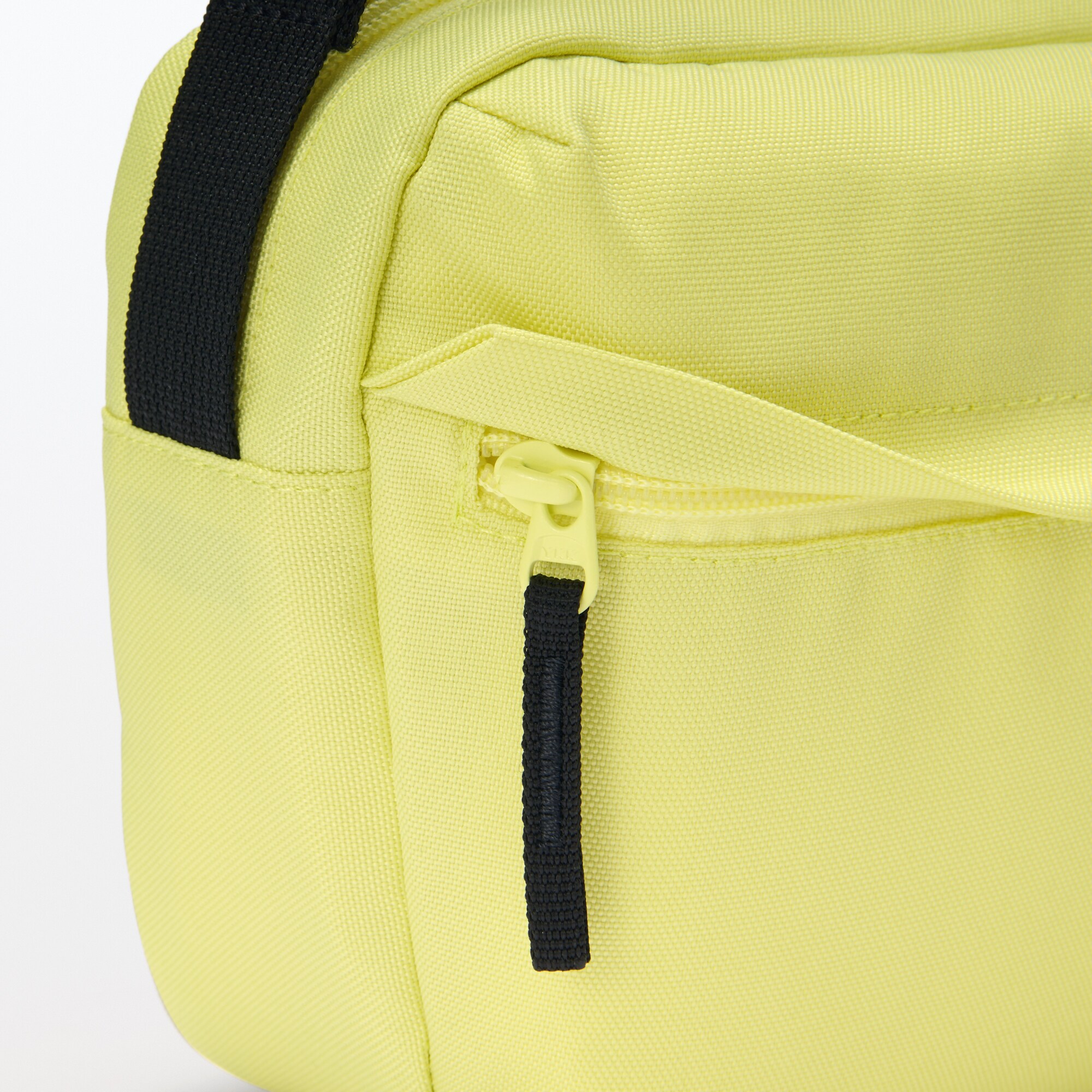 ウエストポーチにもなる　撥水ショルダーバッグ