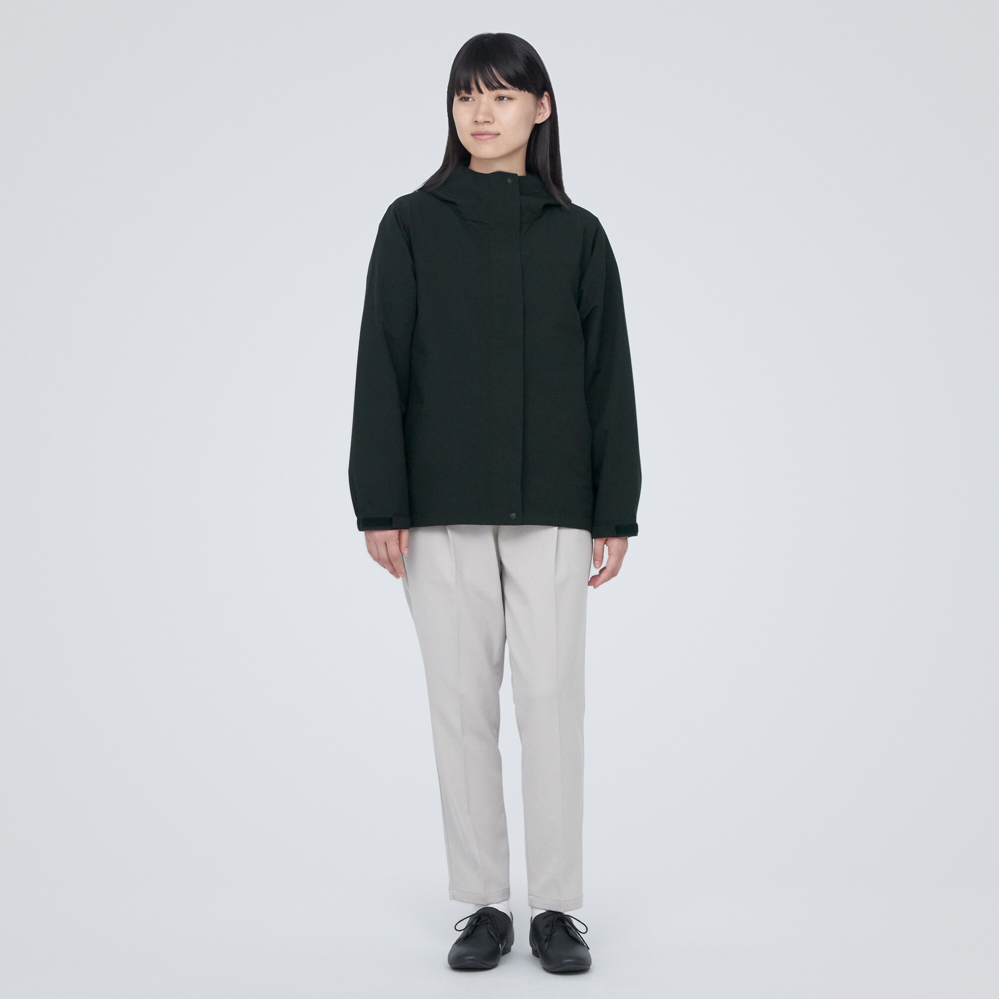 蒸れにくい　撥水フード付きジャケット