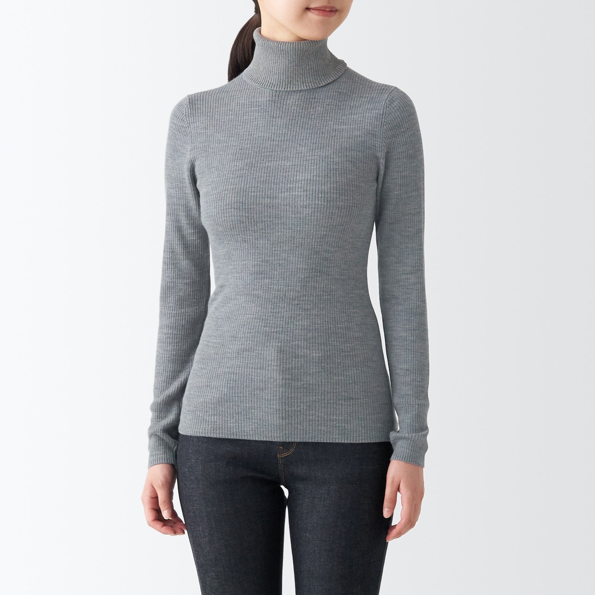 首のチクチクを抑えたリブタートルネック洗えるセーター