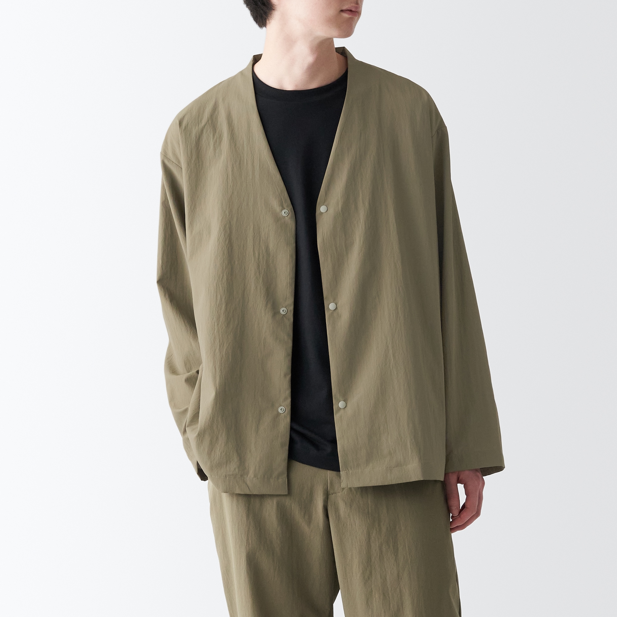 風を通すストレッチカーディガン