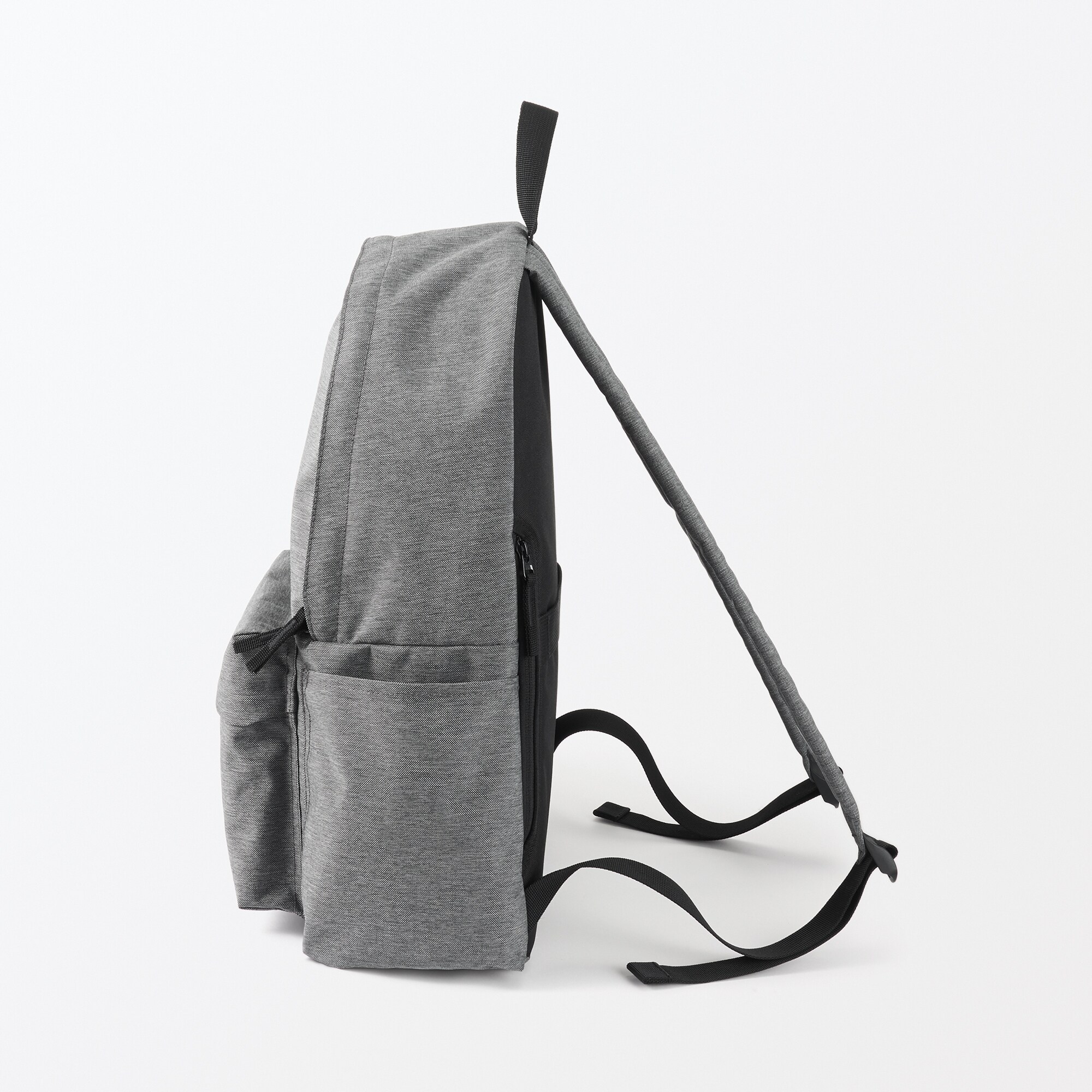 肩の負担を軽くする　撥水リュックサック