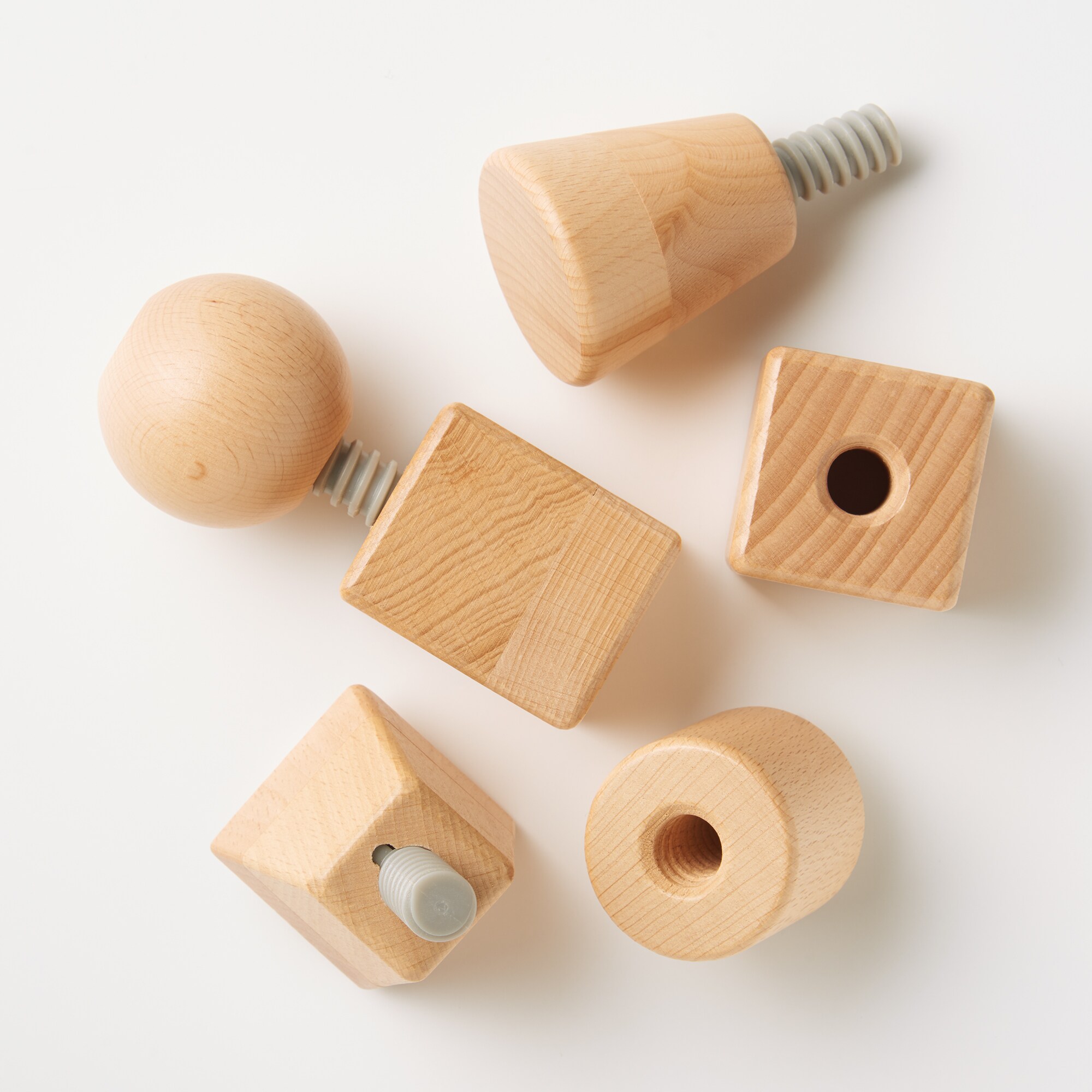 木のおもちゃ・ねじあそび