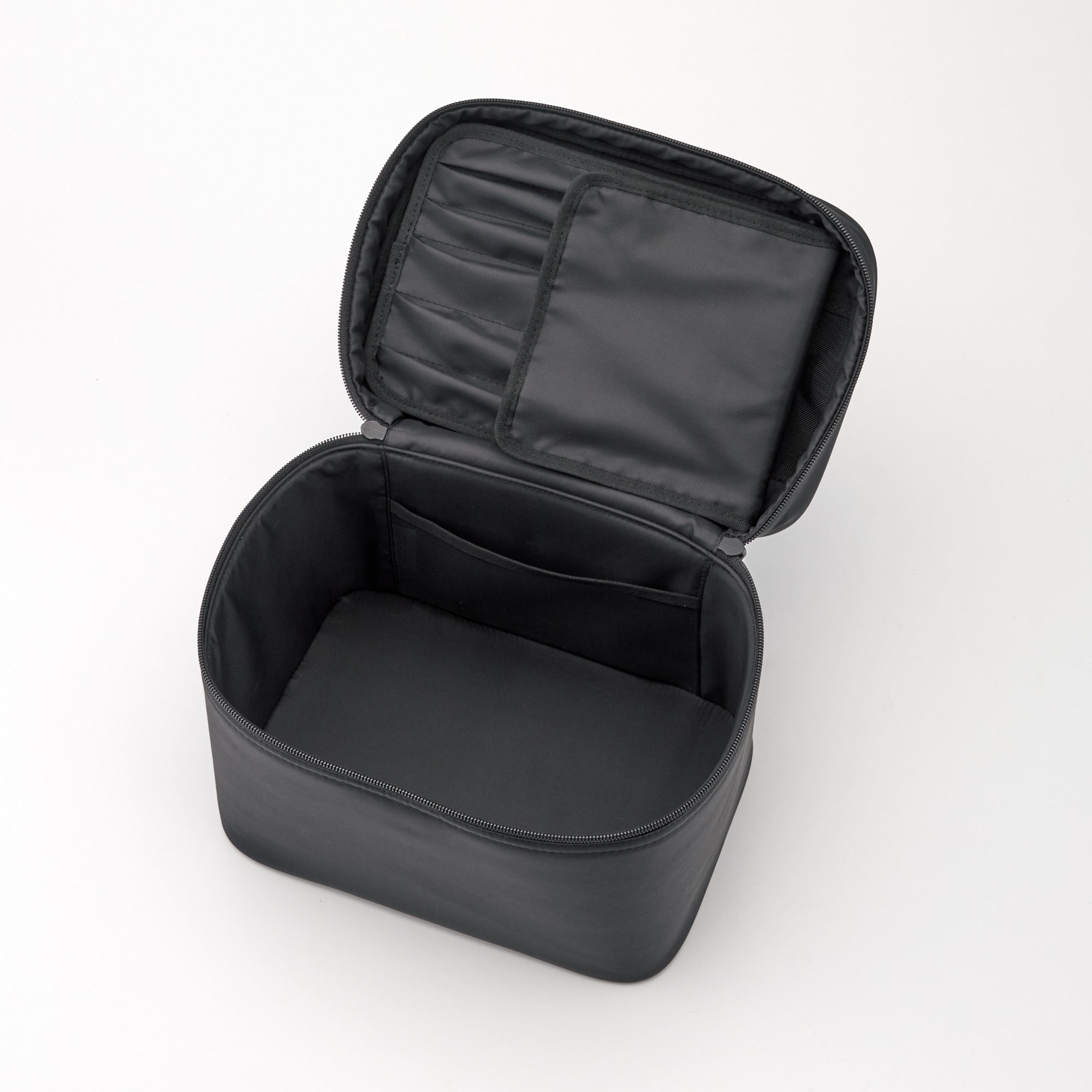 ナイロンメイクボックス／Ｍ