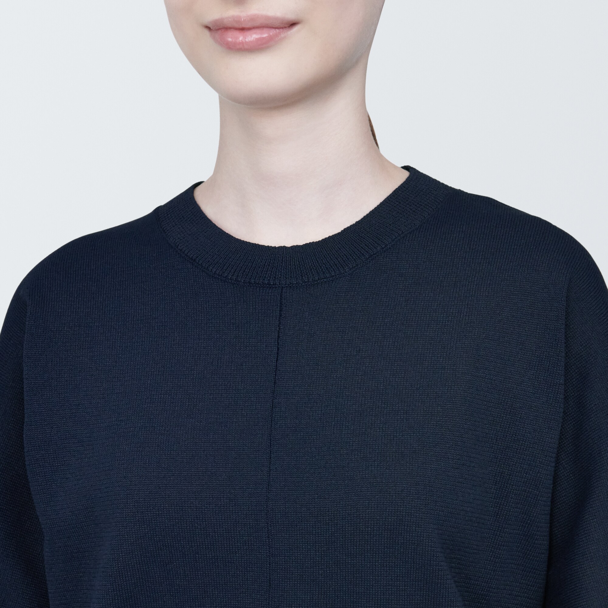 乾きやすいニットプルオーバー