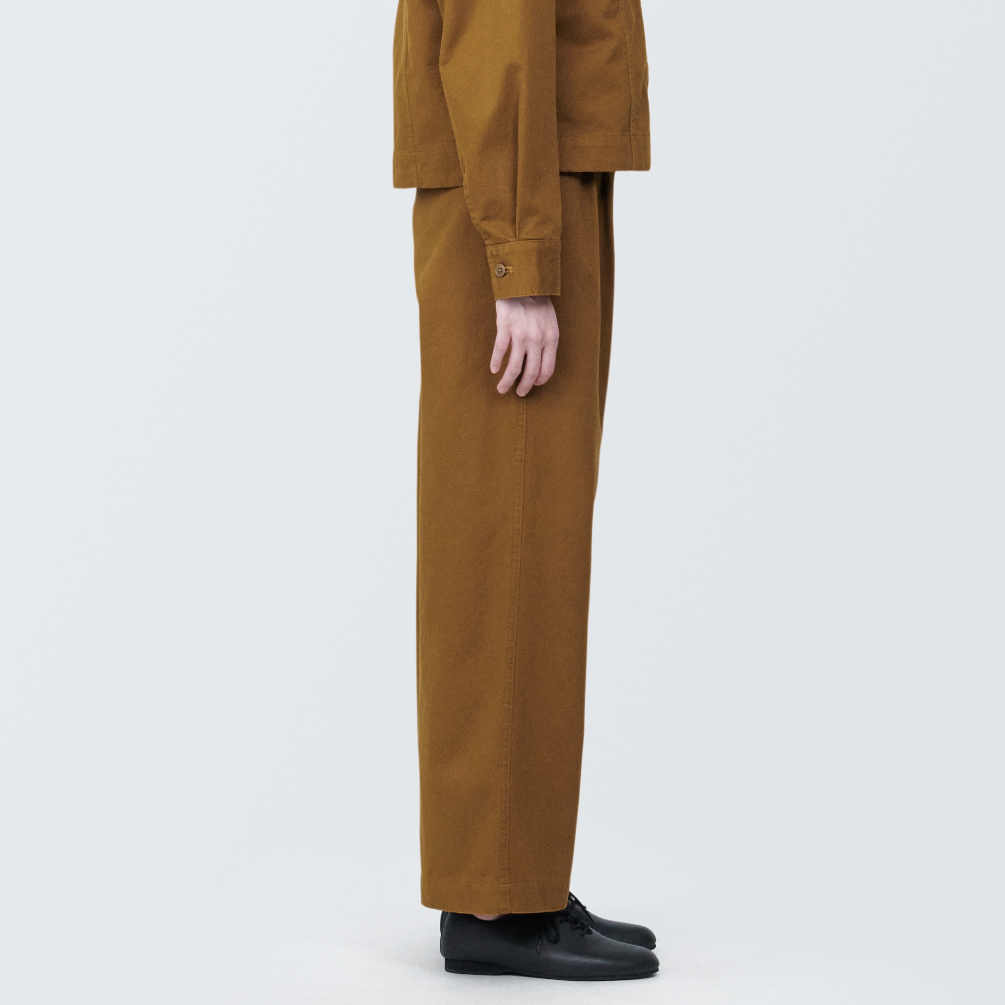 婦人　木の実から作ったカポック混タックワイドパンツ