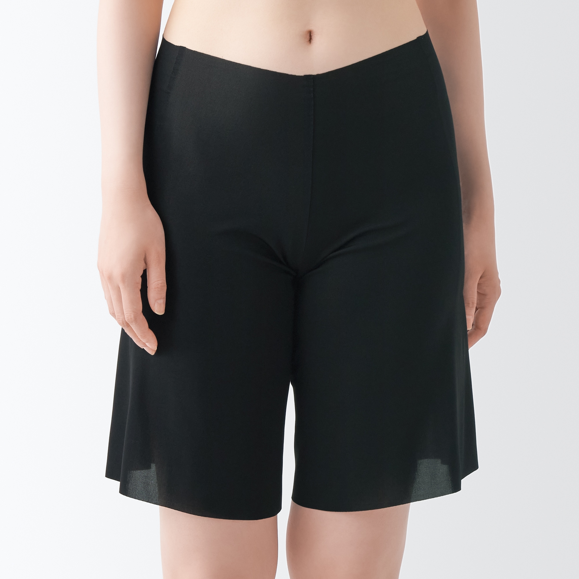 どこにも縫い目がないペチパンツ