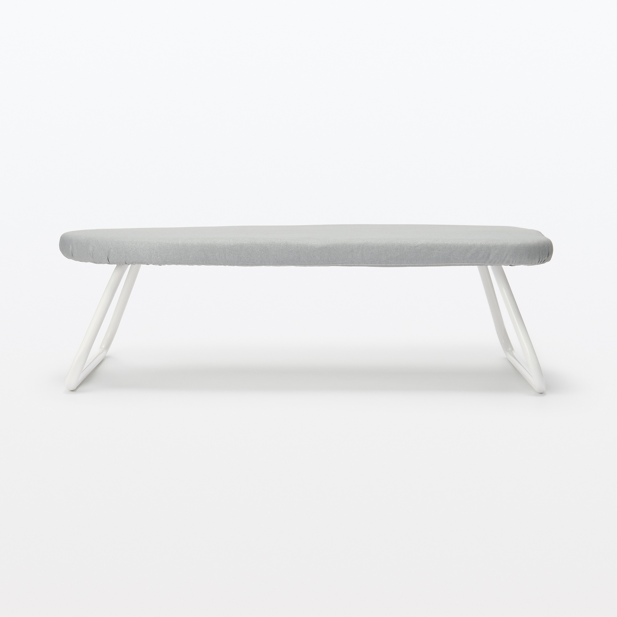 カバーが取り替えられるアイロン台