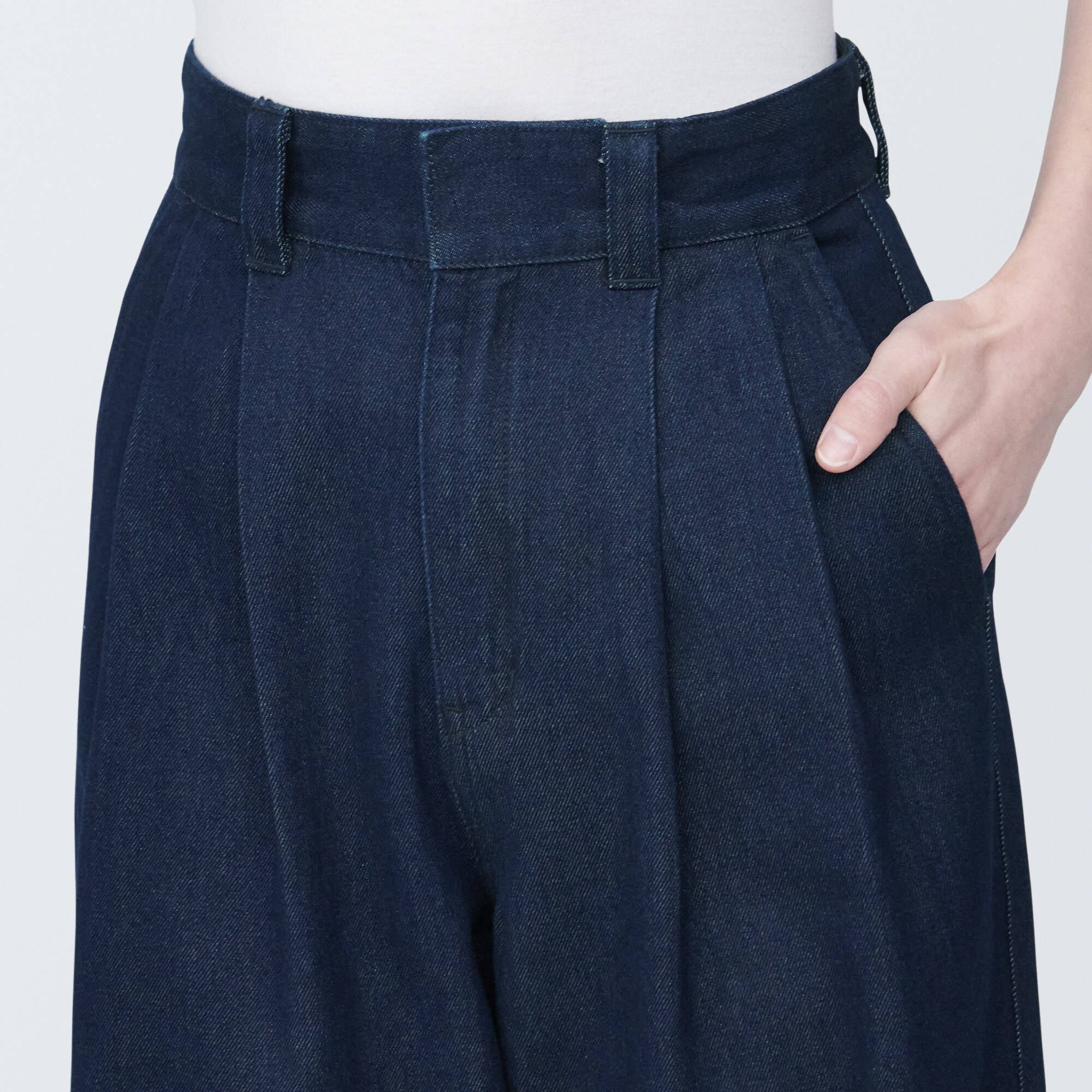 婦人　木の実から作ったカポック混デニムタックワイドパンツ