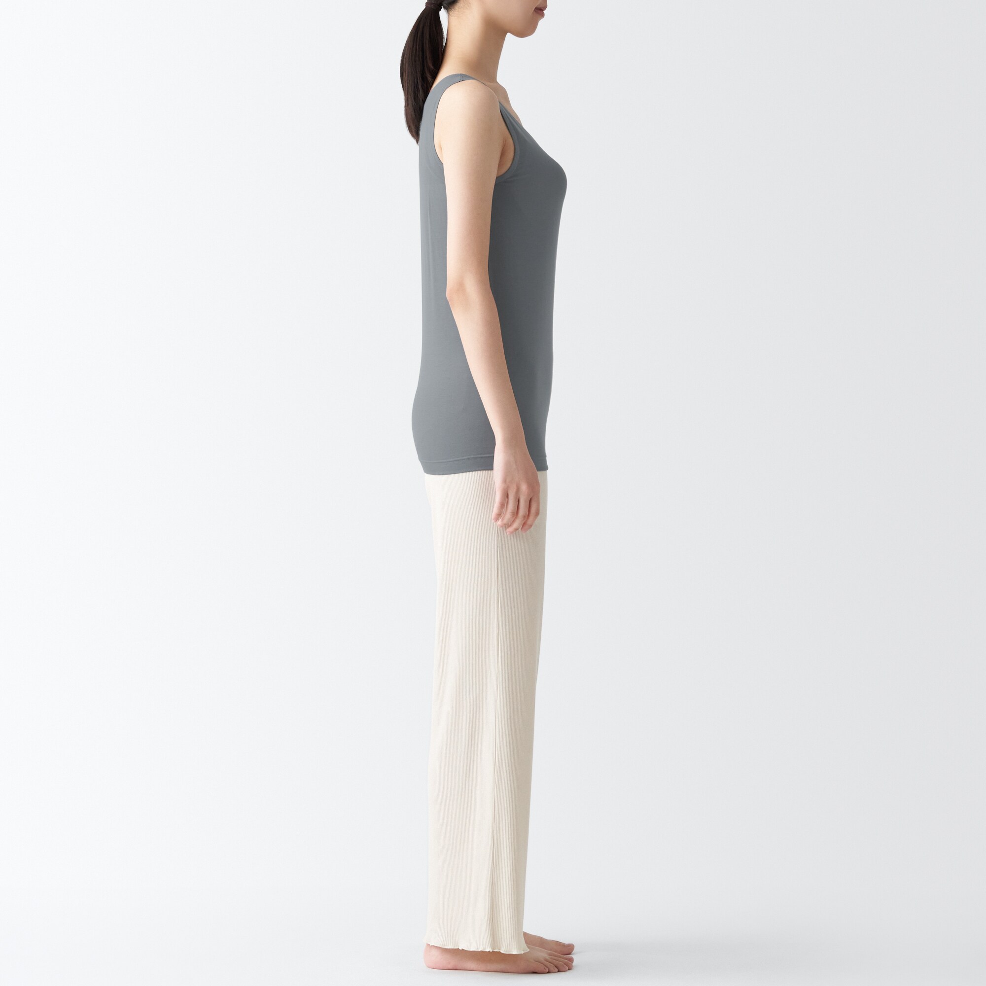 なめらかブラタンクトップ