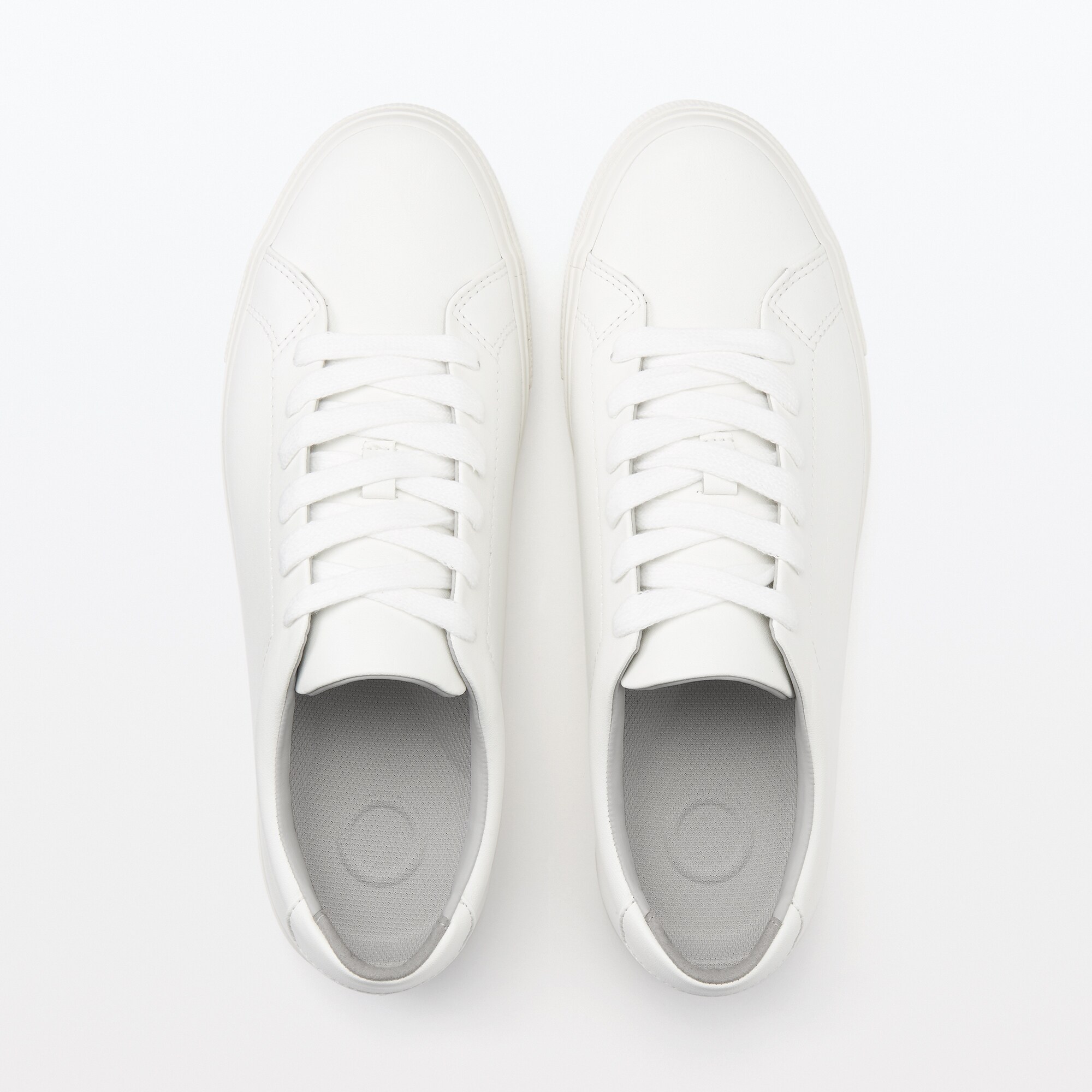 紳士　疲れにくい　再生レザースニーカー