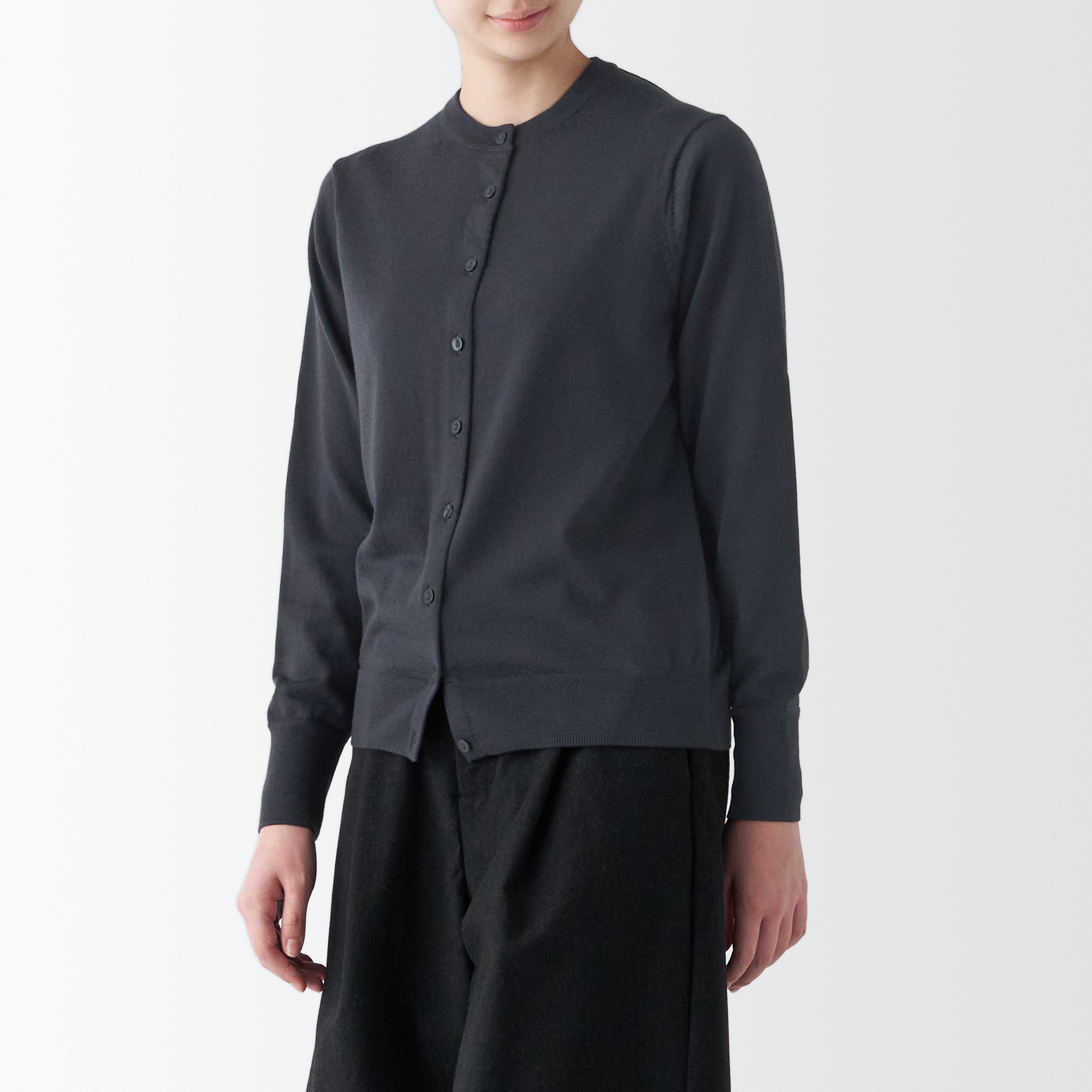 洗えるウールハイゲージクルーネックカーディガン