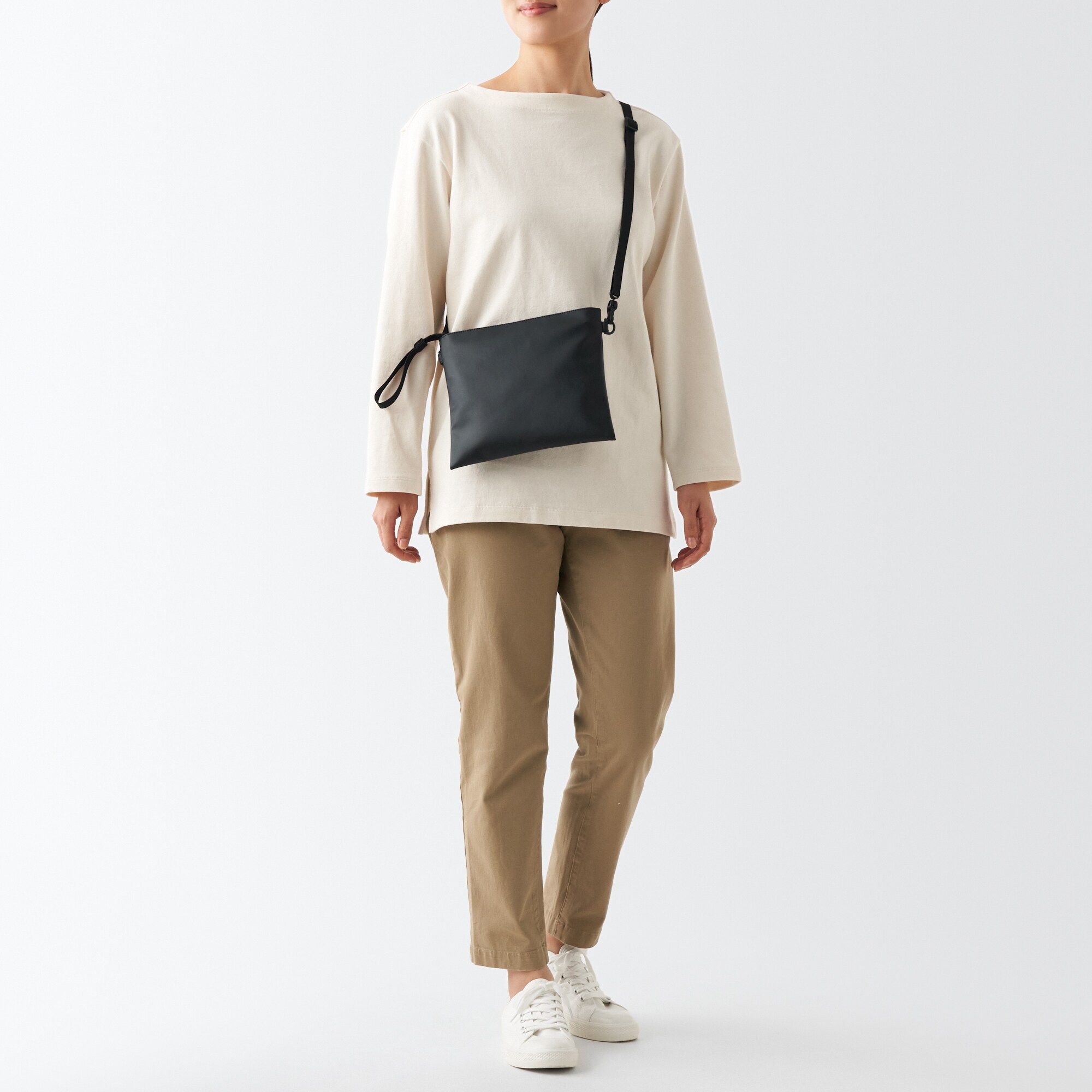 植物由来の原料を使った　サコッシュ