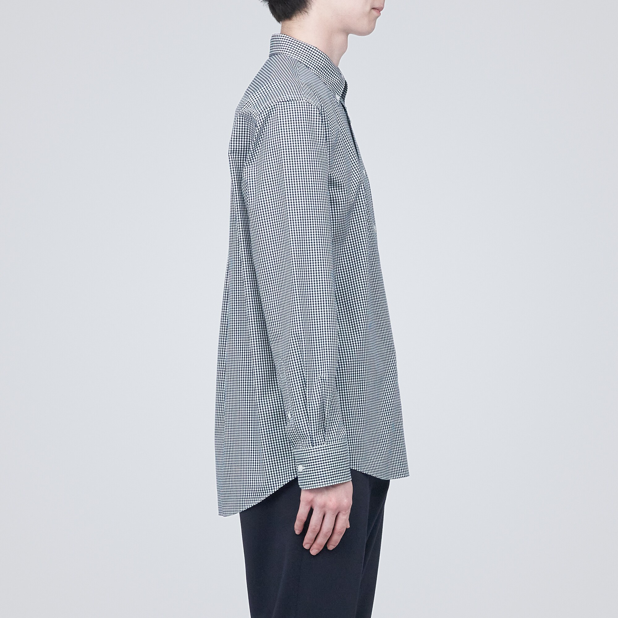 シワになりにくいボタンダウン長袖シャツ