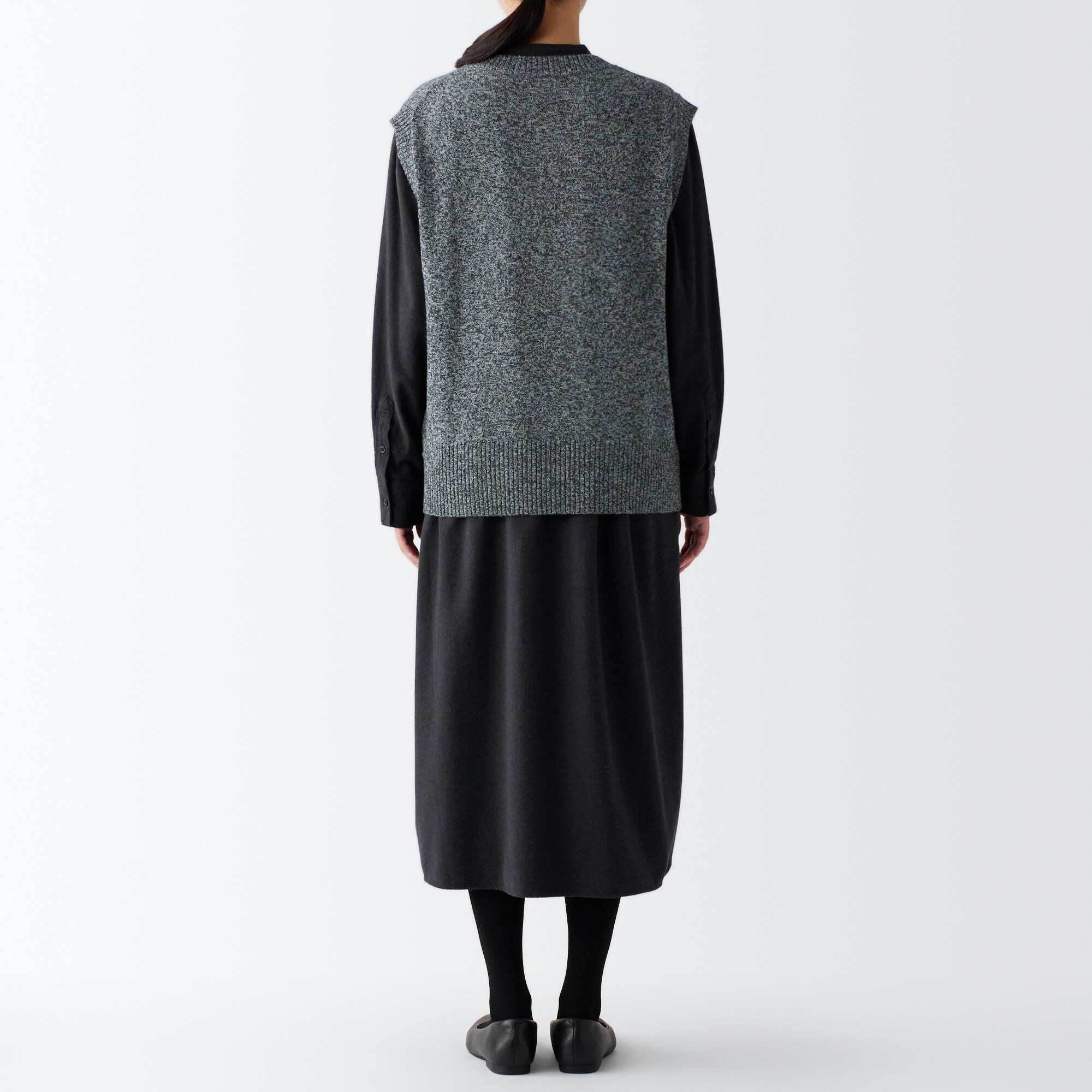 残糸で編んだクルーネックベスト