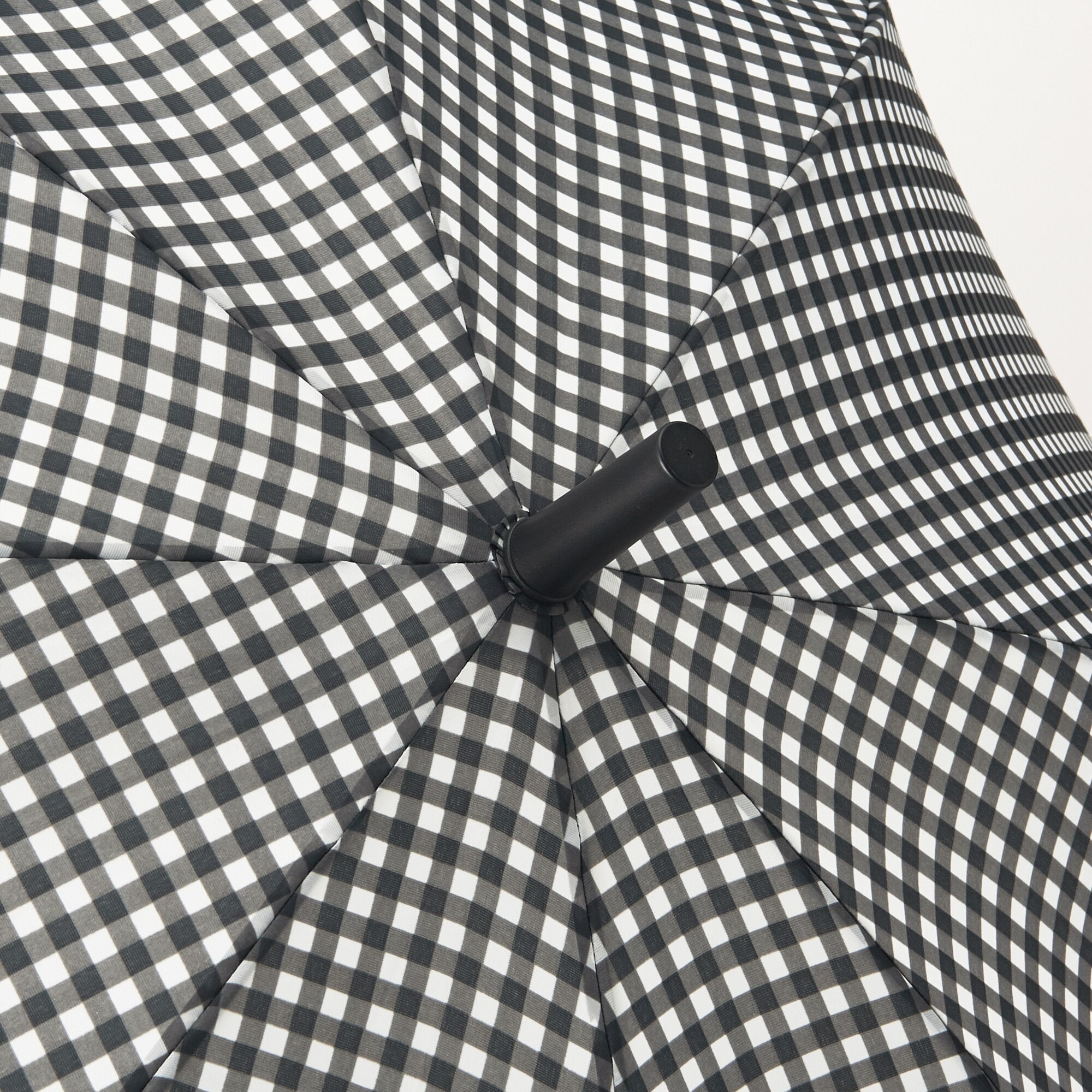 しるしのつけられる　傘　