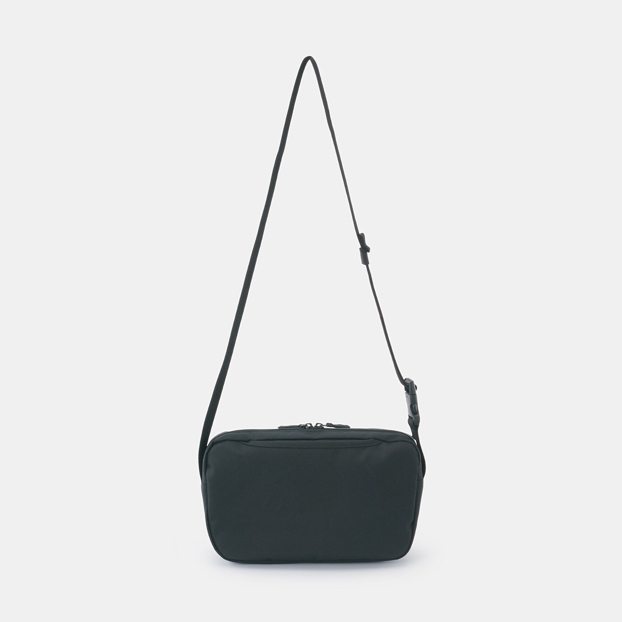 ウエストポーチにもなる　撥水ショルダーバッグ