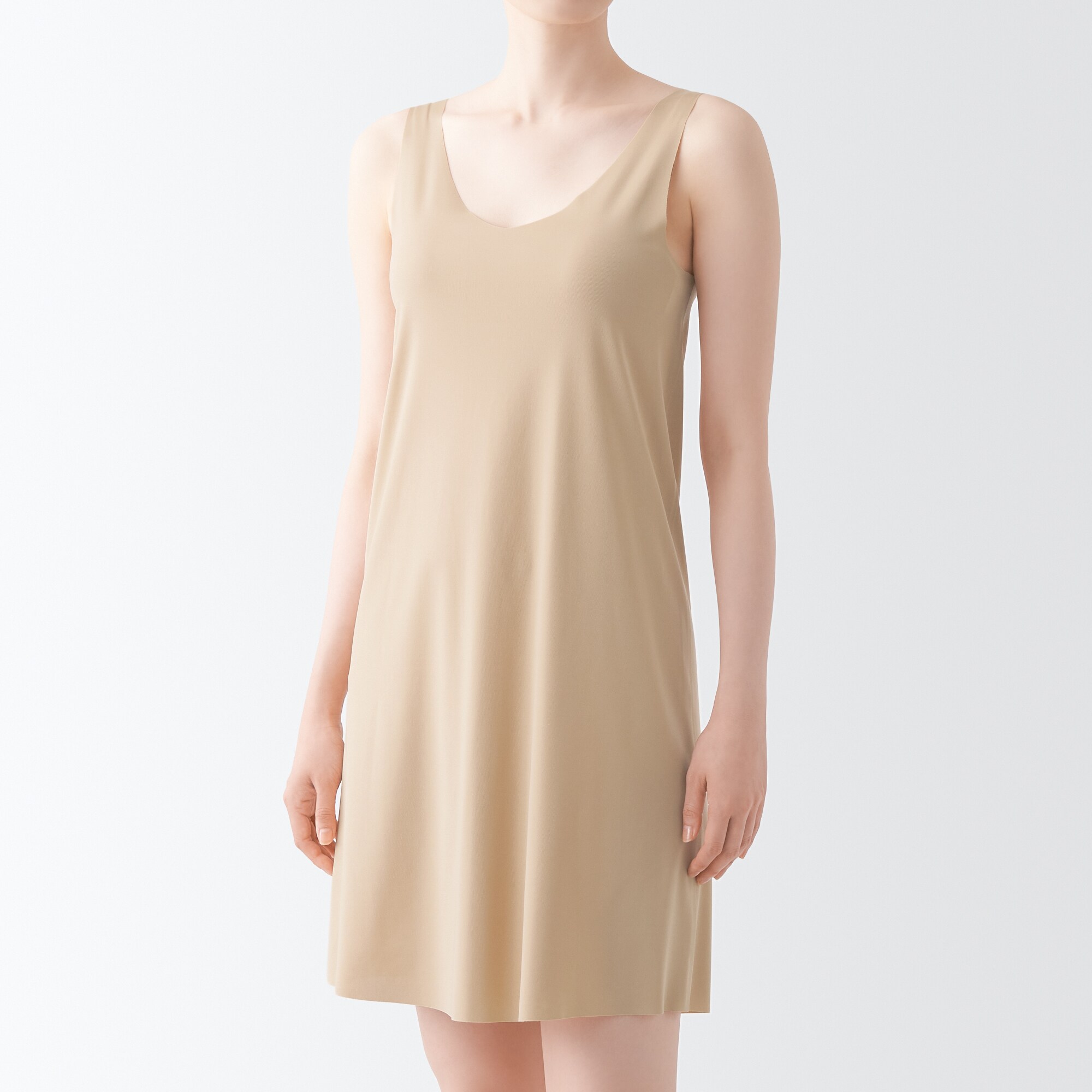どこにも縫い目がないスリップドレス