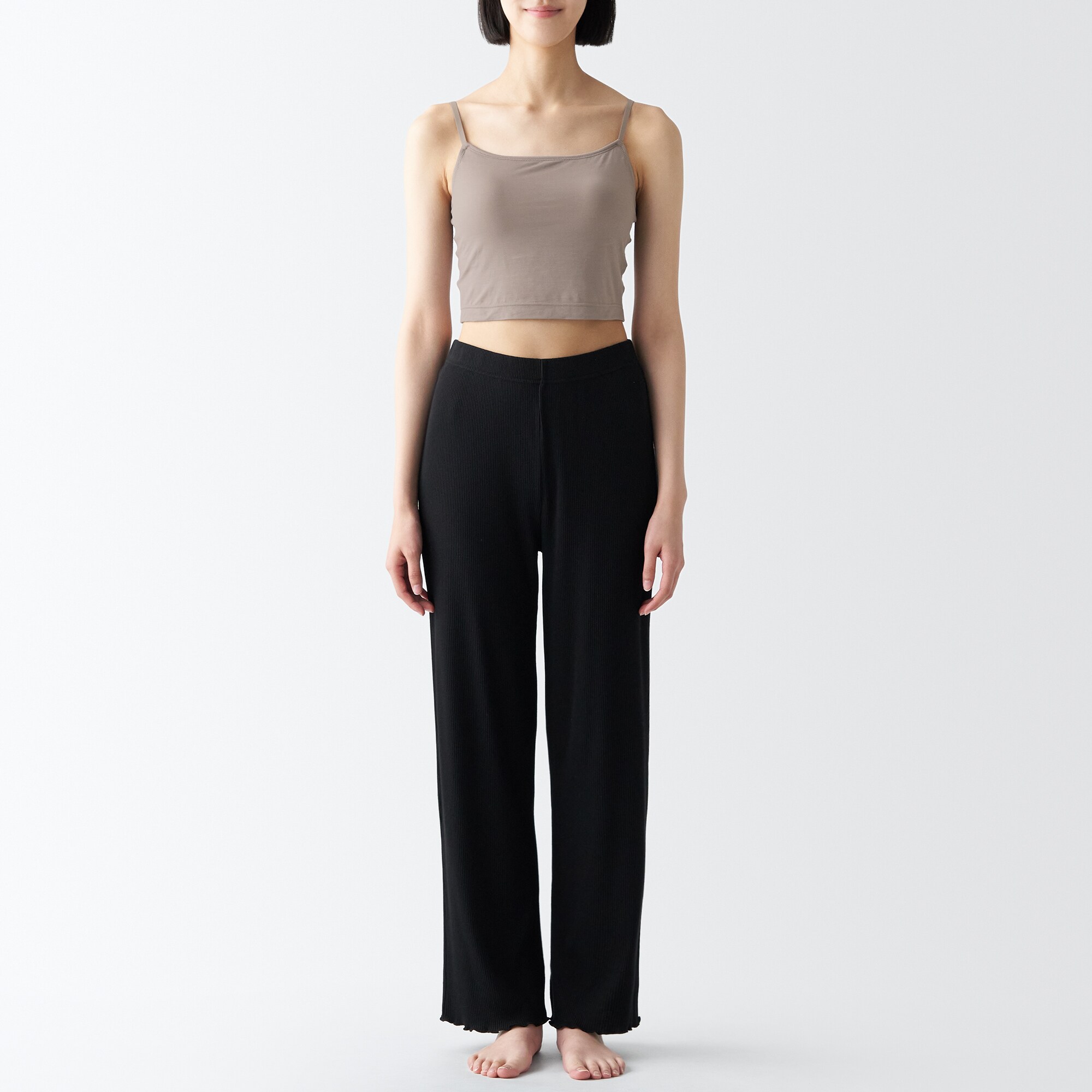 なめらかブラハーフ丈キャミソール