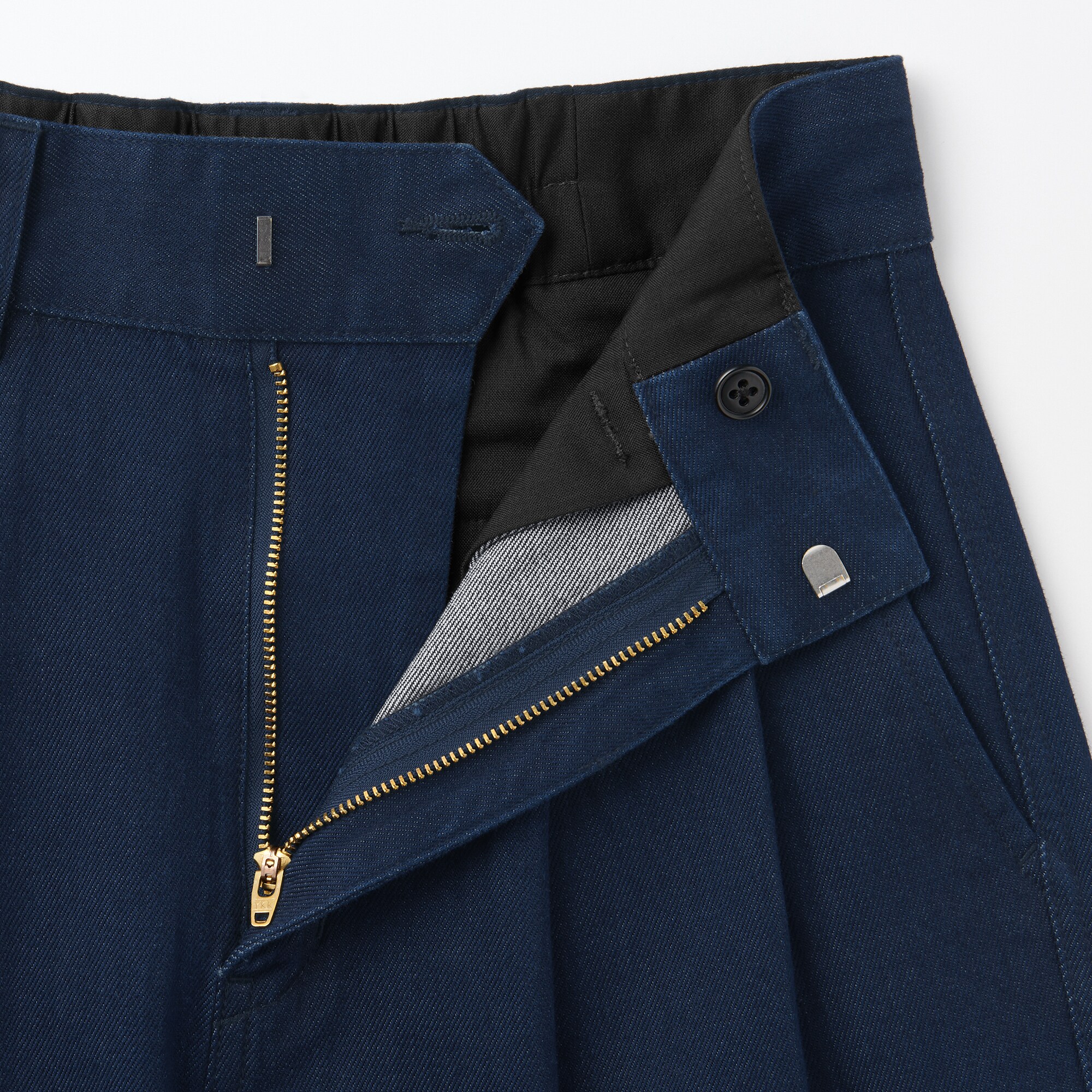 婦人　木の実から作ったカポック混デニムタックワイドパンツ