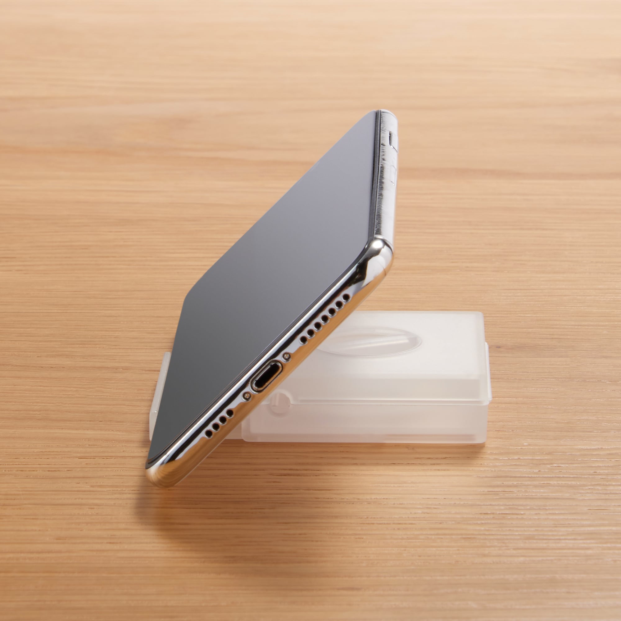 ポリプロピレン　スマホスタンド付ケーブル収納　角型