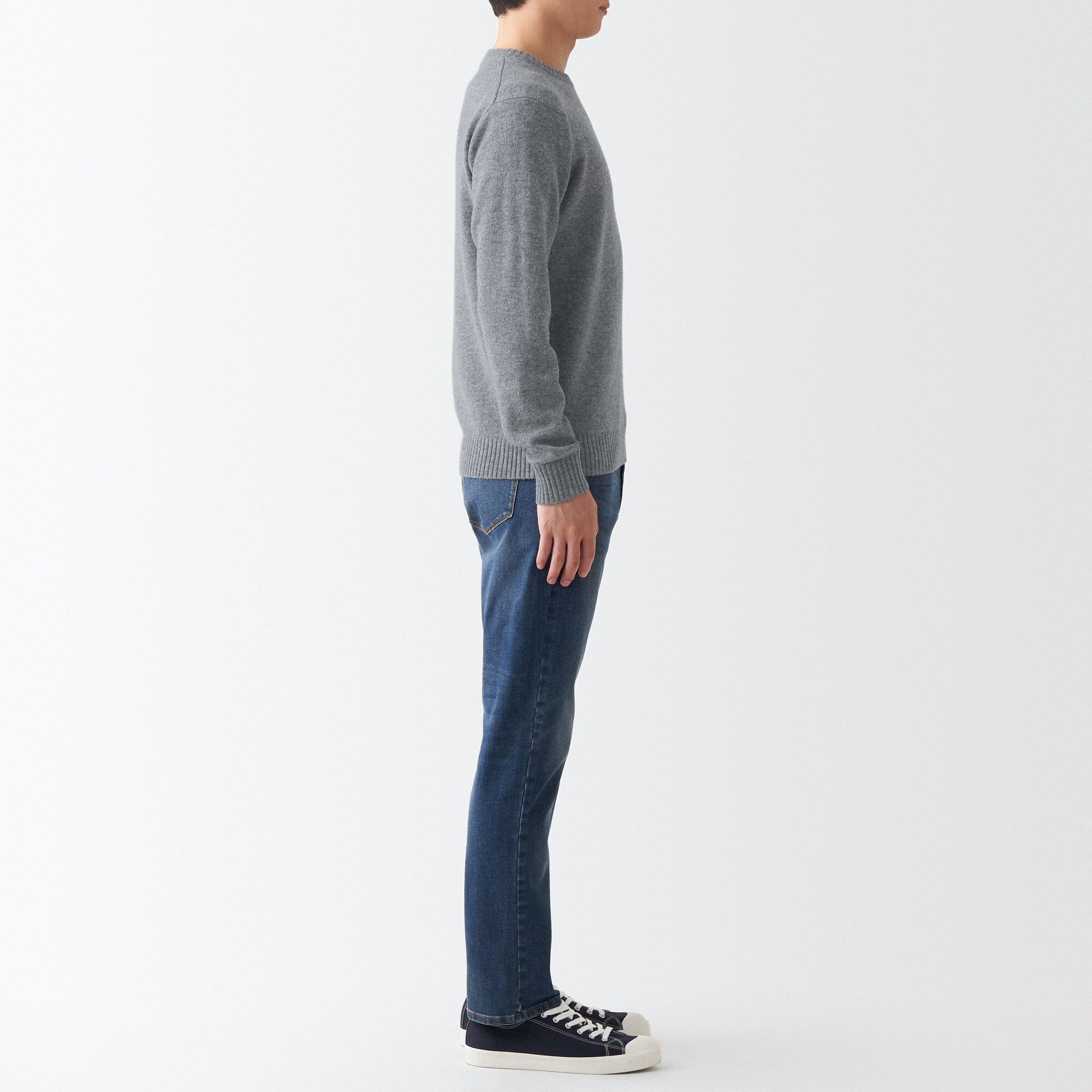 洗えるウールミドルゲージクルーネックセーター