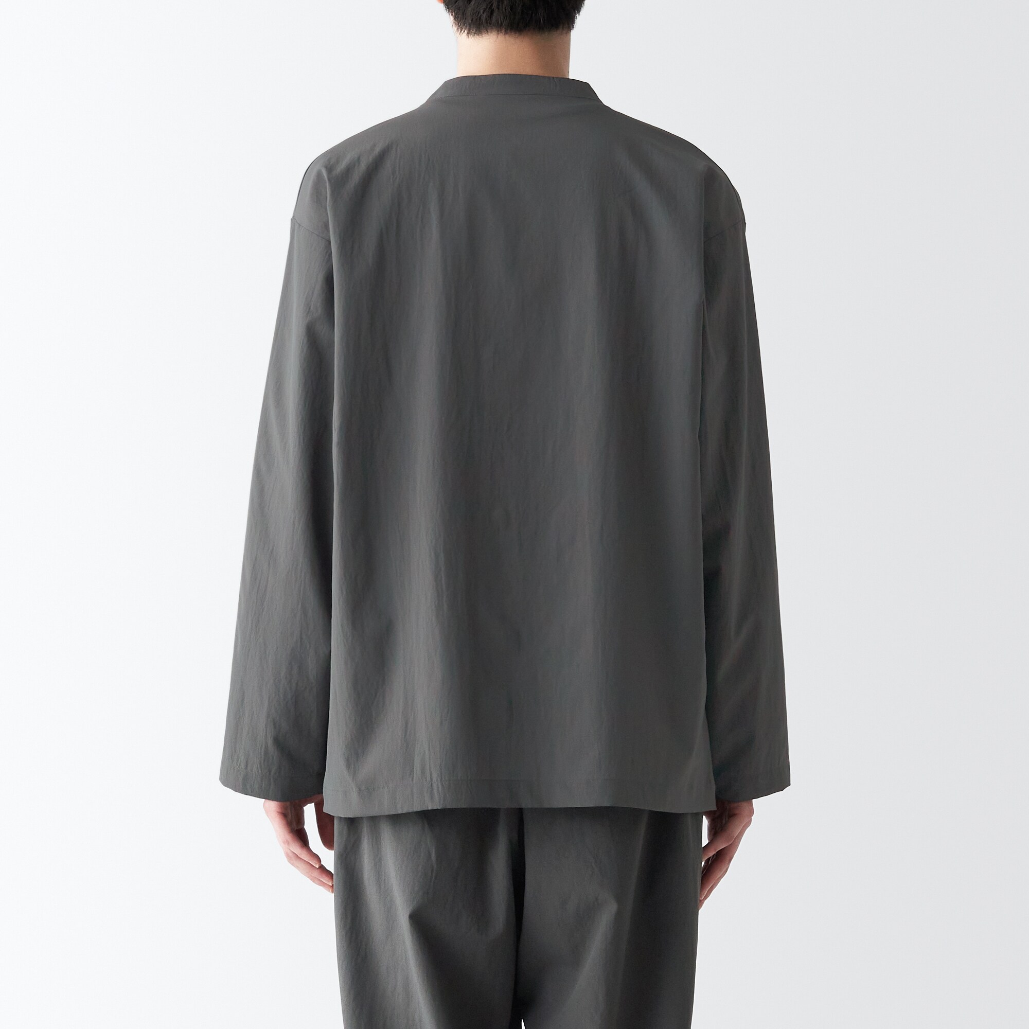 風を通すストレッチカーディガン