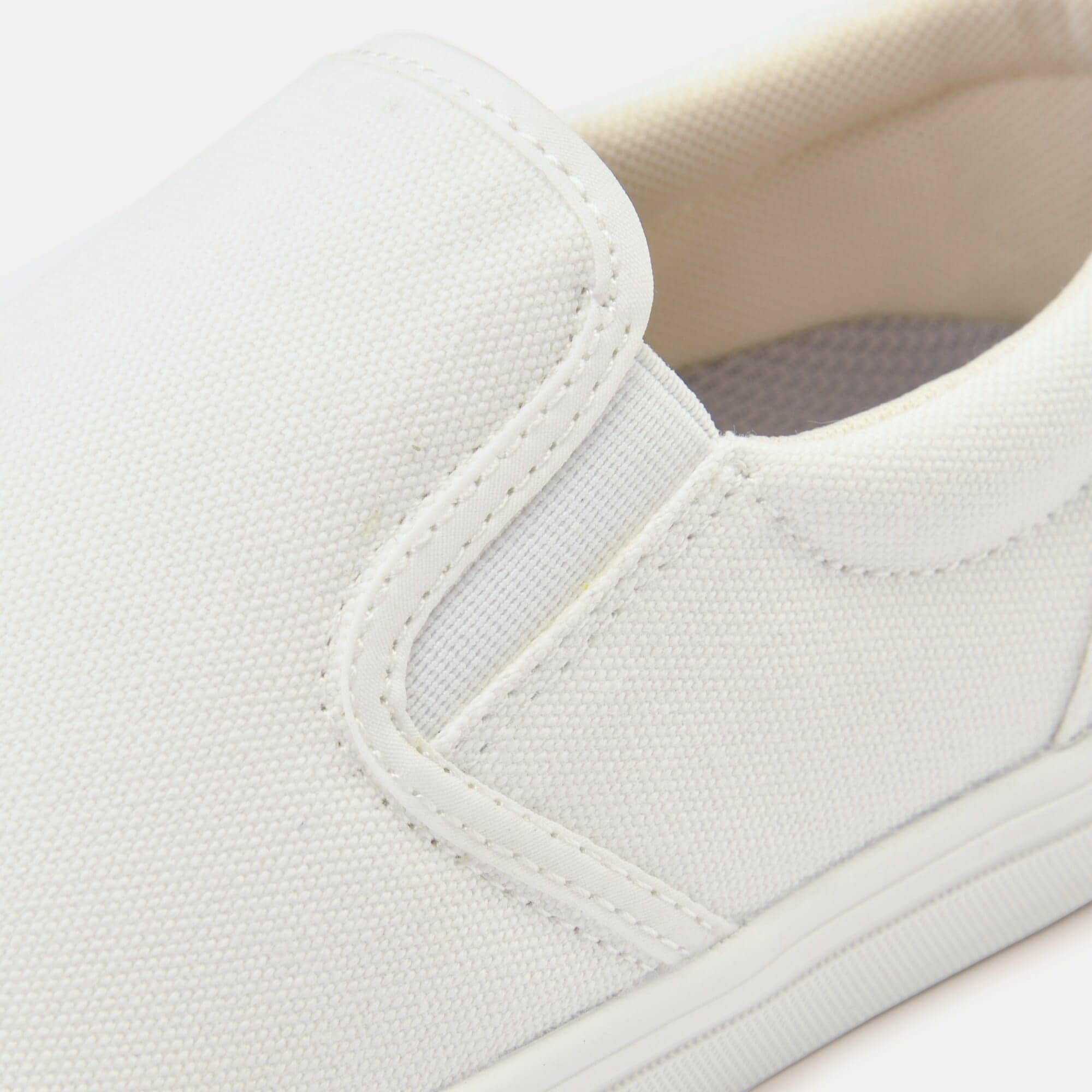 軽量　撥水　スリッポンスニーカー（キッズ）