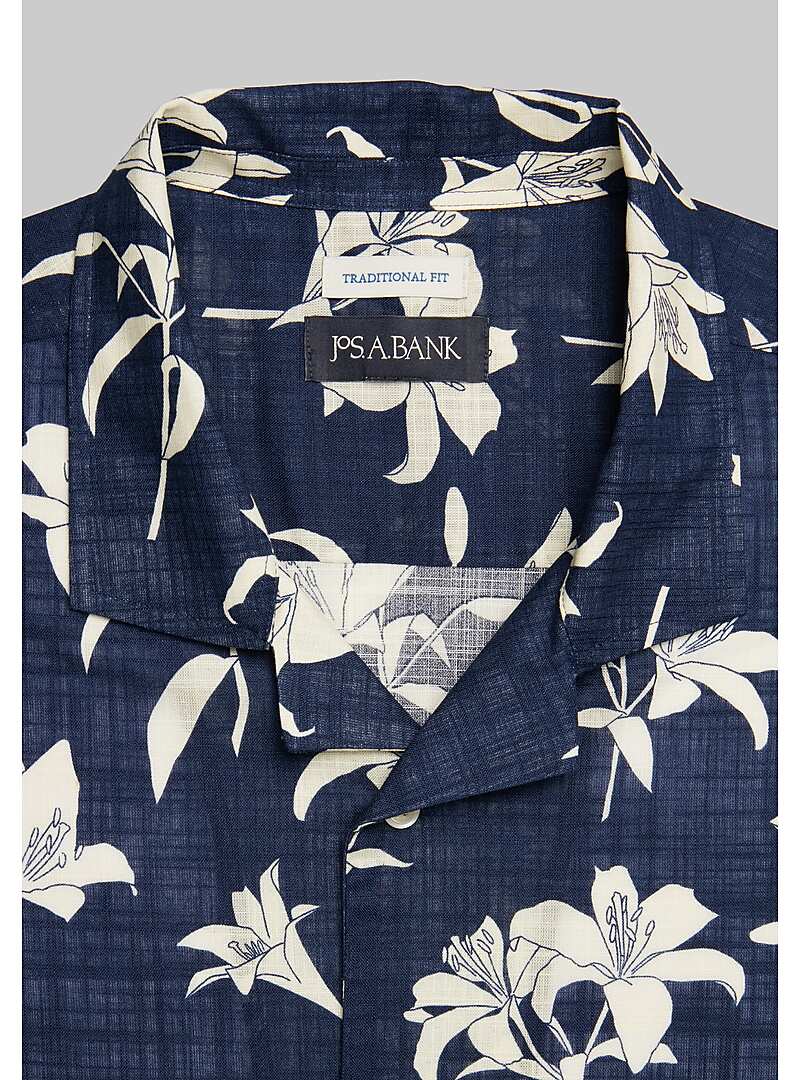 Jos. A. Bank Traditional Fit Spread Collar Short Sleeve Lily Camp Shirt - Big & Tall#6NA8