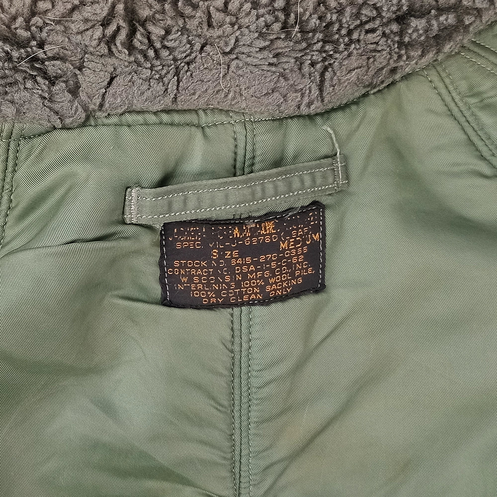 US N-2B Flight Jacket w Attached Hood and Fur Ruff 1962 - Sz M