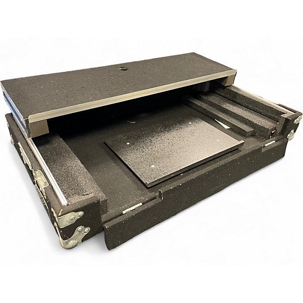 Grundorf Used Grundorf CARPETED ROAD CASE DJ Case.gc