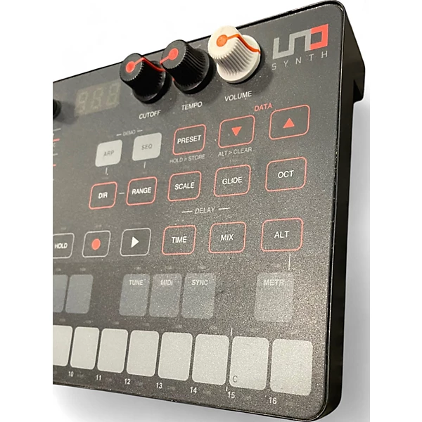 IK Multimedia Used IK Multimedia UNO SYNTH Synthesizer