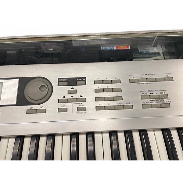 KORG Used KORG Triton Le 76 Key Keyboard Workstation