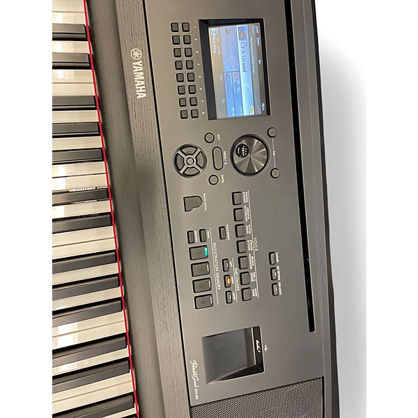 Yamaha Used Yamaha Portable Grand DGX670 Keyboard Workstation.gc