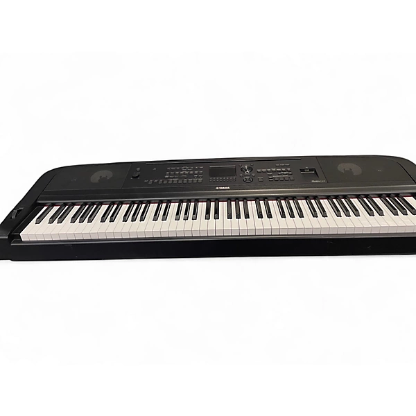 Yamaha Used Yamaha DGX670 Digital Piano