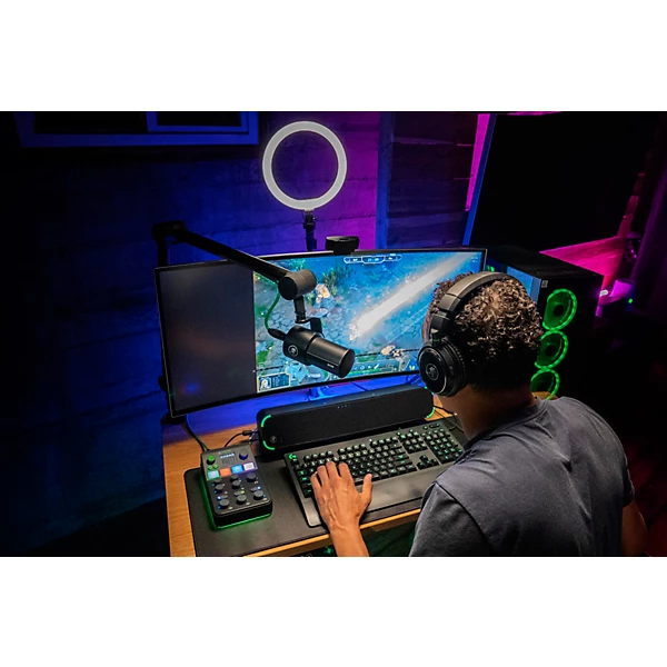 Mackie MCaster Studio Live Streaming Mixer Level 1 Black L97333004001000.gc