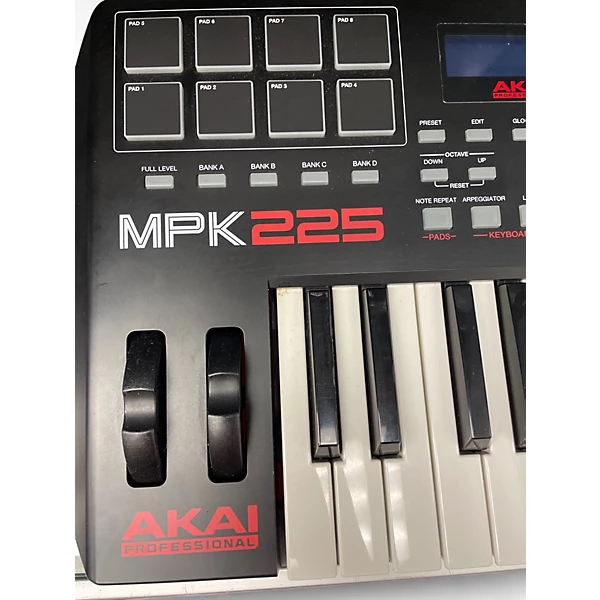 Akai Professional Used 2021 Akai Professional MPK225 25 Key MIDI Controller