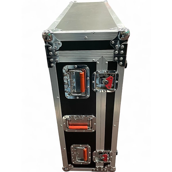 Gator Used Gator X 32 CASE W CASTERS Mixer Case.gc