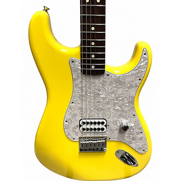 Fender Tom Delonge Signature Stratocaster Solid Body Electric Guitar