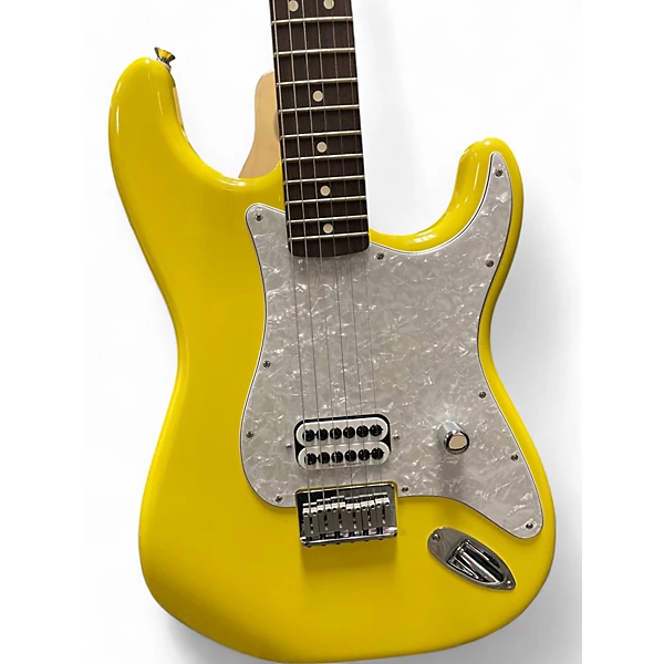 Used 2023 Fender Tom Delong Stratocaster Yellow Solid Body Electric Guitar.gc