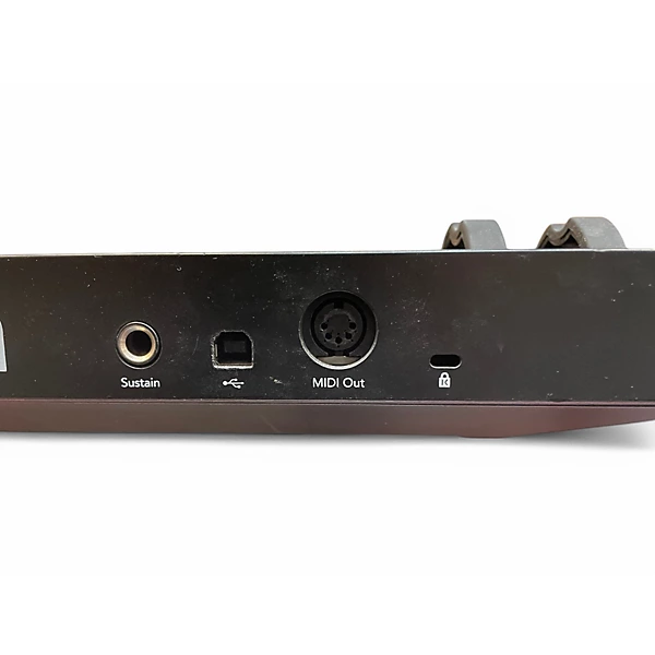 Novation Used Novation LAUNCHKEY 37 MIDI Controller