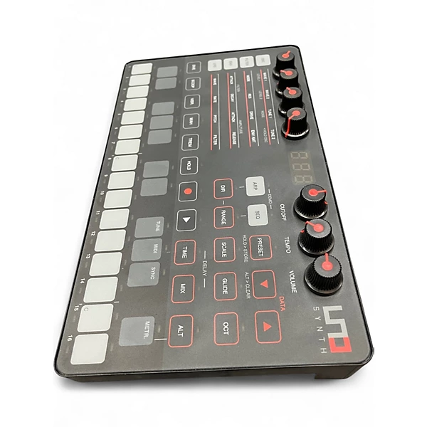 IK Multimedia Used IK Multimedia UNO SYNTH Synthesizer