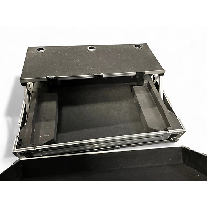Gator Used Gator gtour flight case DJ Case.gc