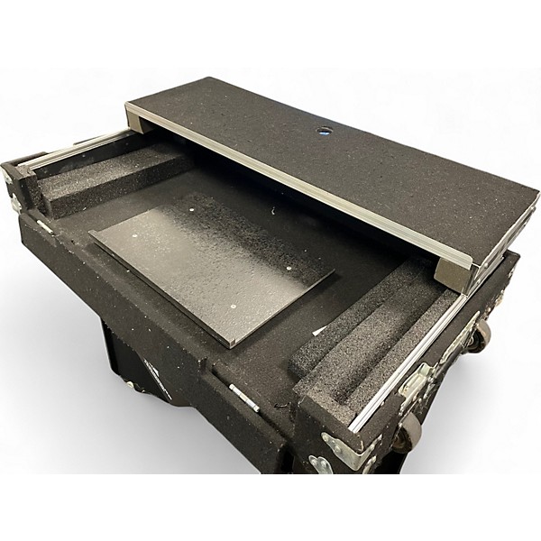 Grundorf Used Grundorf CARPETED ROAD CASE DJ Case.gc