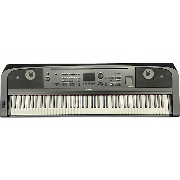 Yamaha Used Yamaha DGX670 Keyboard Workstation