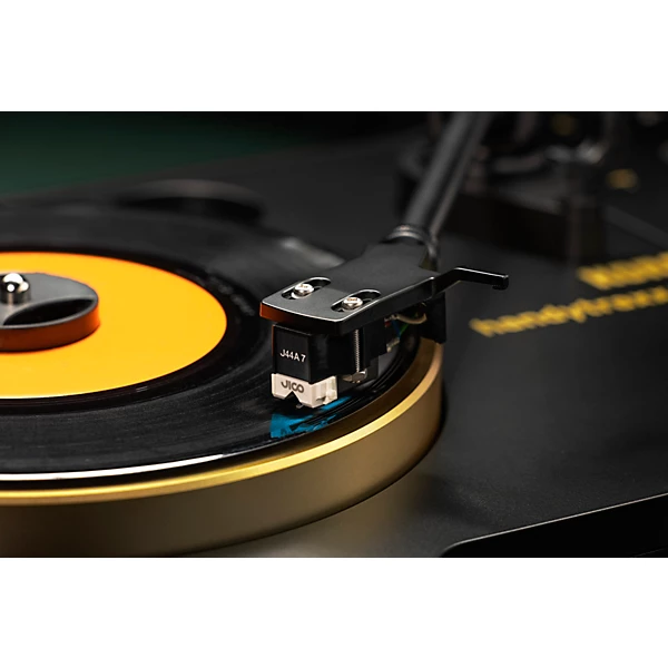 handytraxx 1bit High Resolution Portable Record Player with NuTube Black Gold